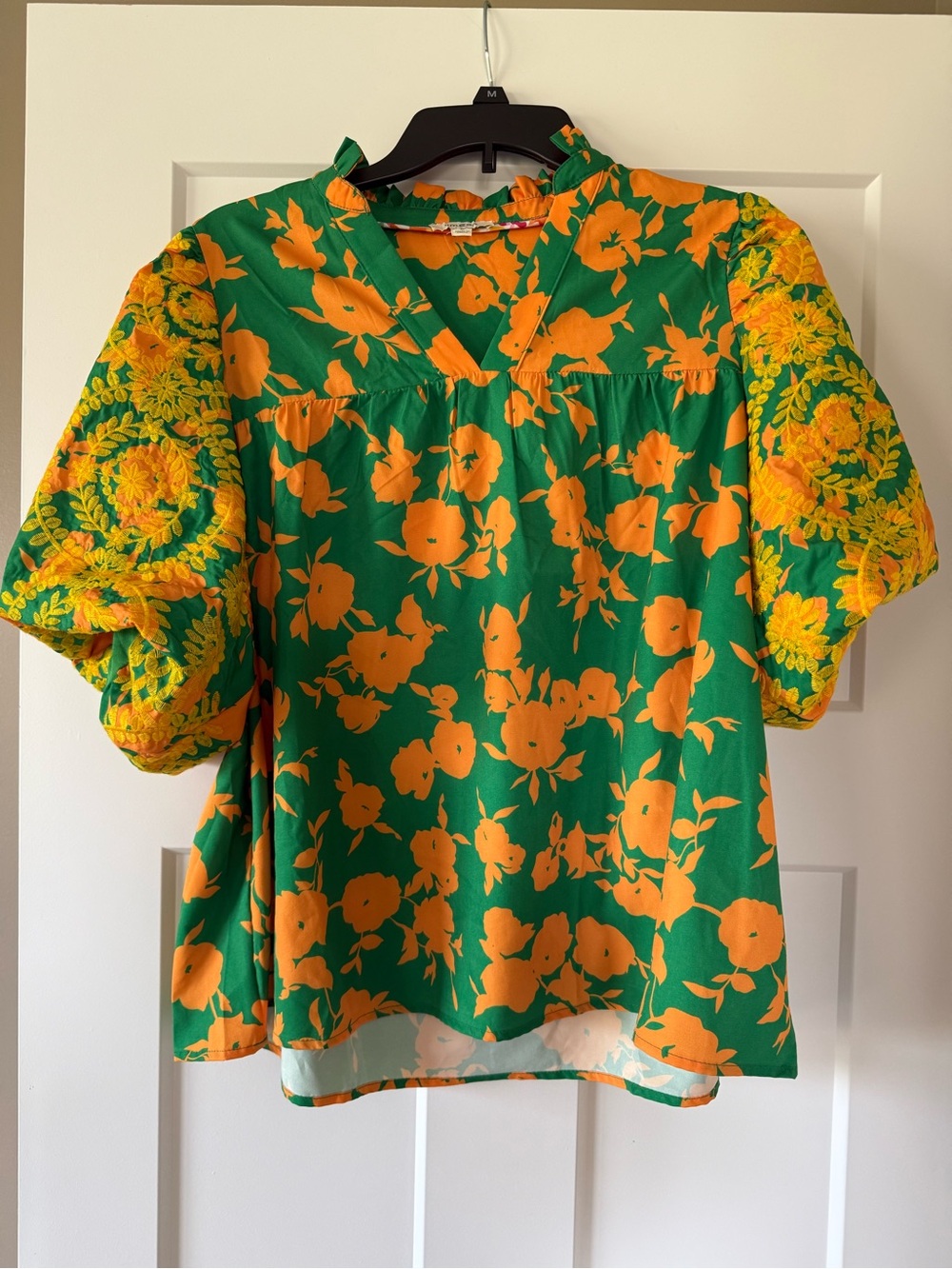Medium Umgee Green & Orange Floral Puff Sleeve